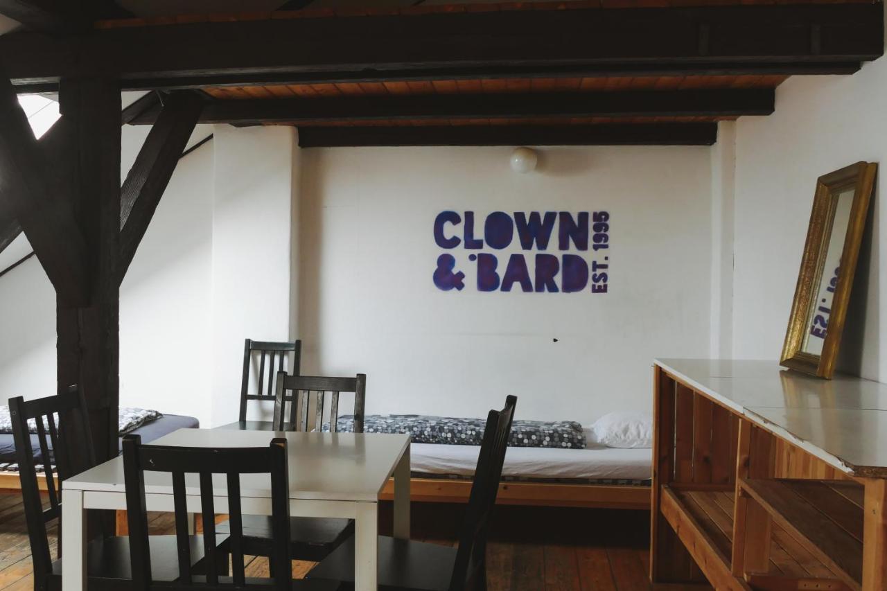 Clown And Bard Hostel Praga Exterior foto