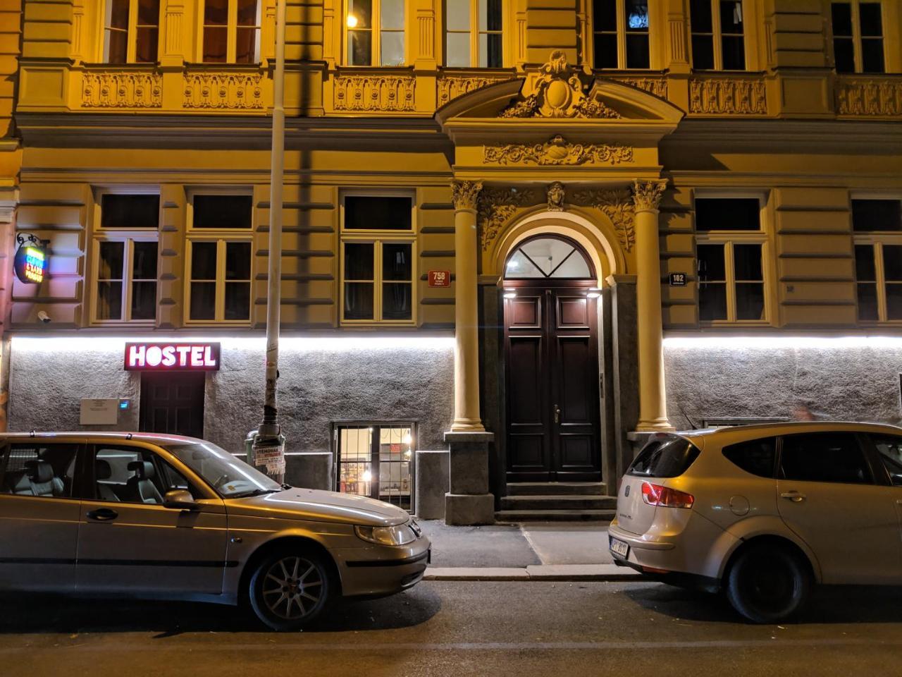 Clown And Bard Hostel Praga Exterior foto